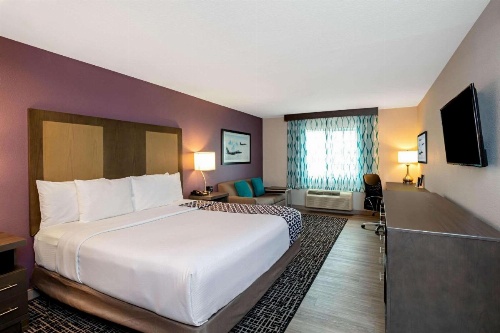 La Quinta Inn & Suites by Wyndham Las Vegas Nellis image 14
