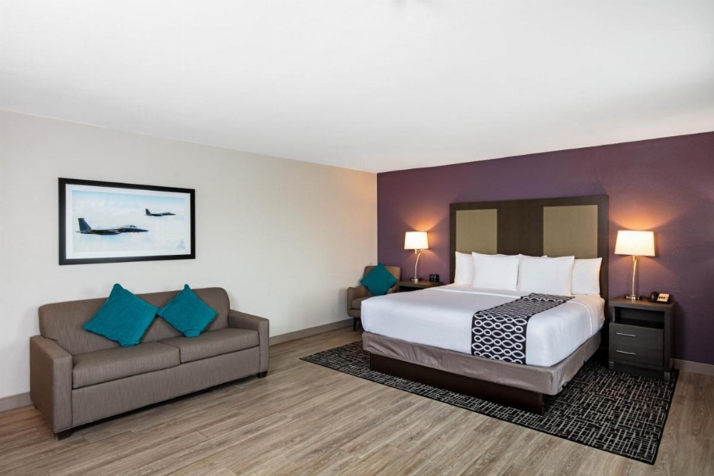 La Quinta Inn & Suites by Wyndham Las Vegas Nellis Image 38