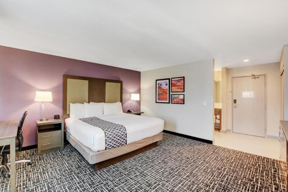 La Quinta Inn & Suites by Wyndham Las Vegas Nellis Image 39