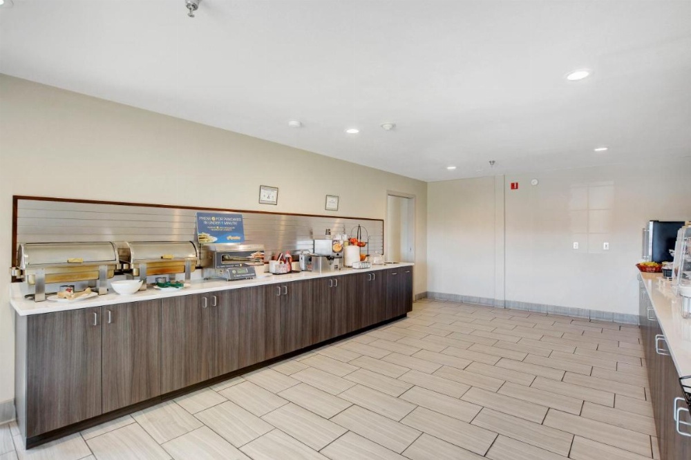 La Quinta Inn & Suites by Wyndham Las Vegas Nellis Image 46